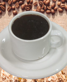 Café na xícara com pires (1 unidade equivalente a 150 ml